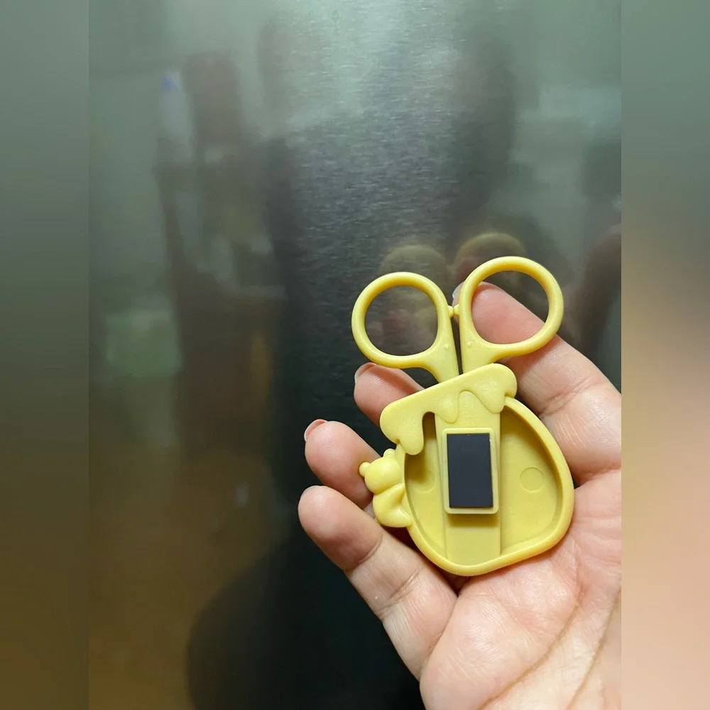 Daiso Mini Scissors with Magnet ( pick one )
